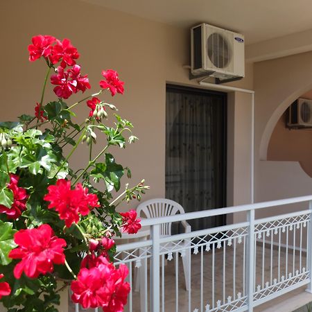 Toula'S Apartments Сідарі Екстер'єр фото