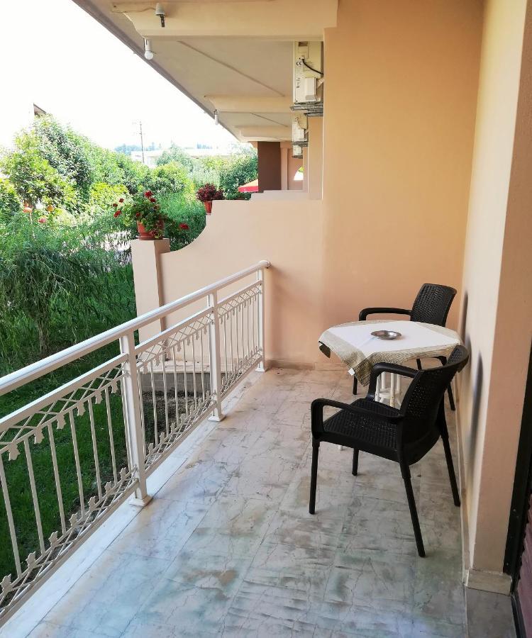 Toula'S Apartments Сідарі Екстер'єр фото