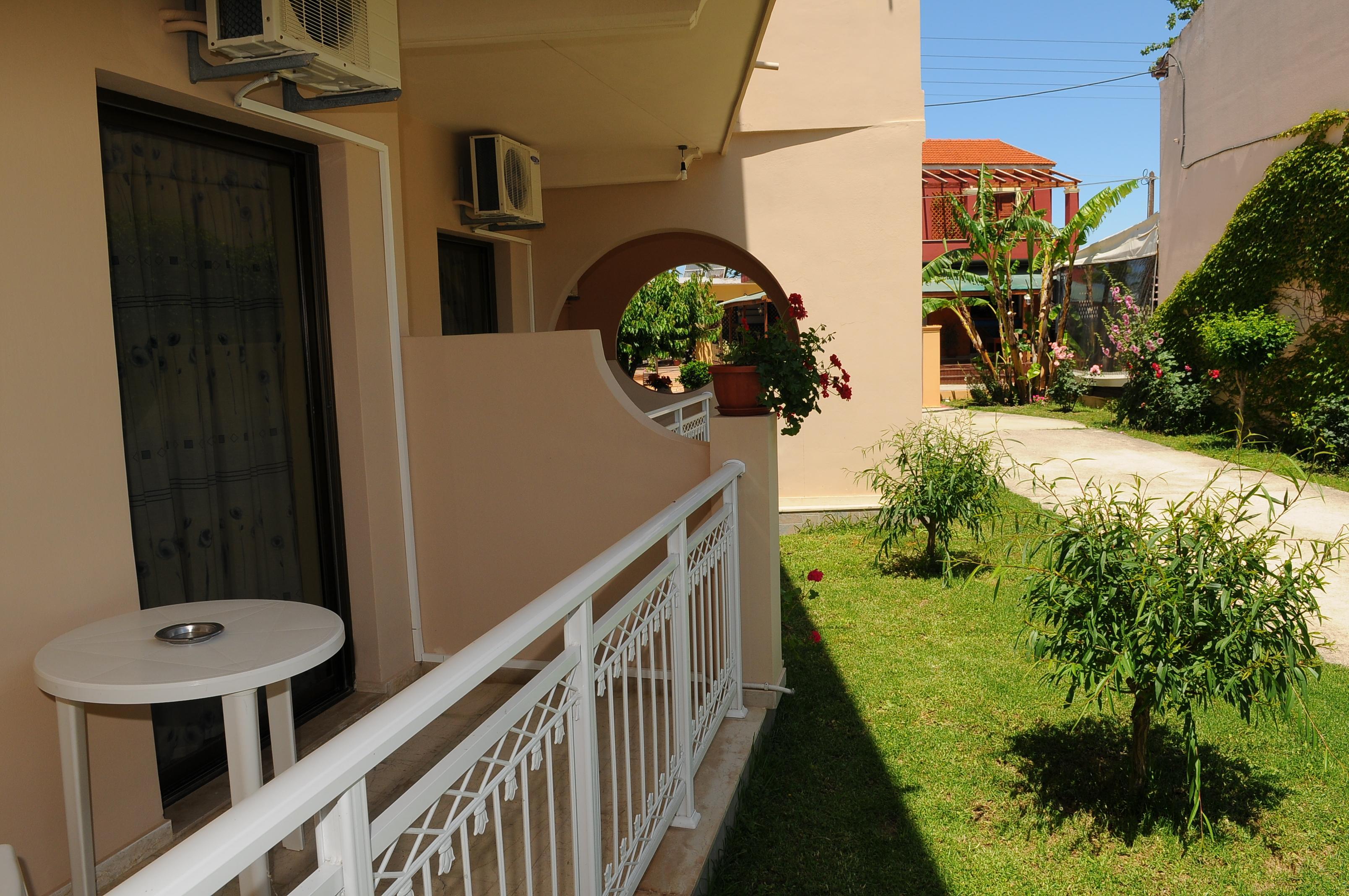Toula'S Apartments Сідарі Екстер'єр фото