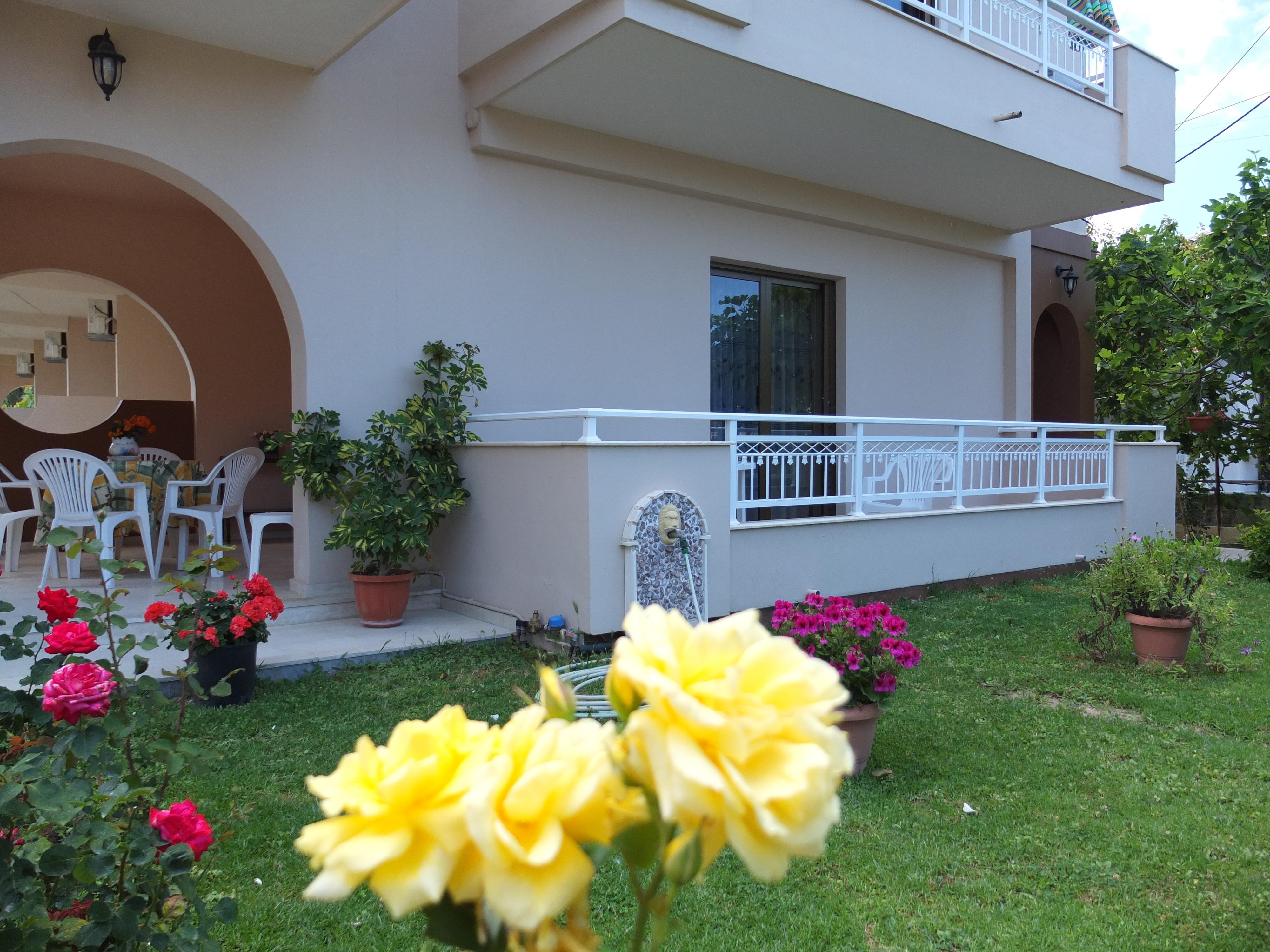 Toula'S Apartments Сідарі Екстер'єр фото