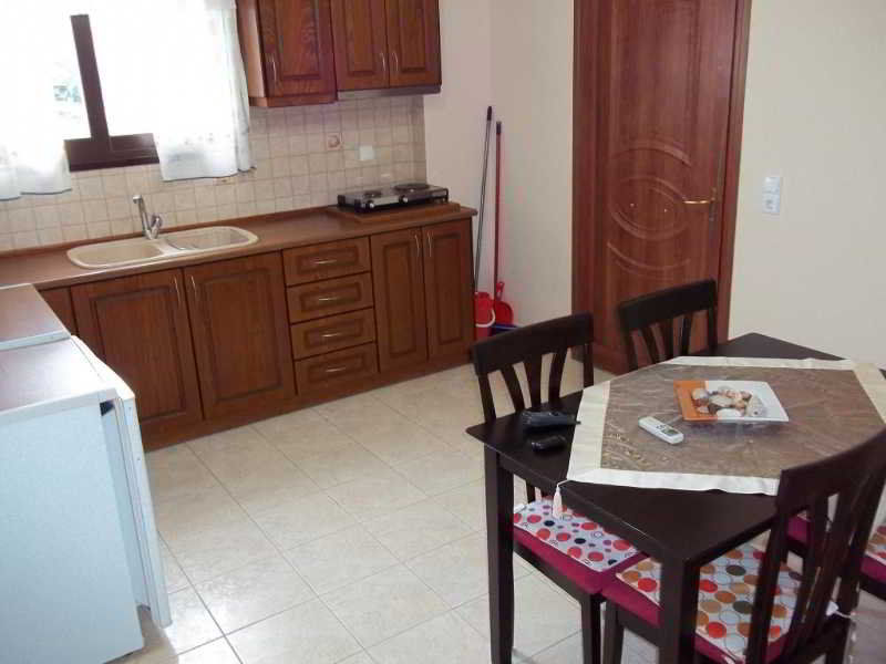 Toula'S Apartments Сідарі Екстер'єр фото