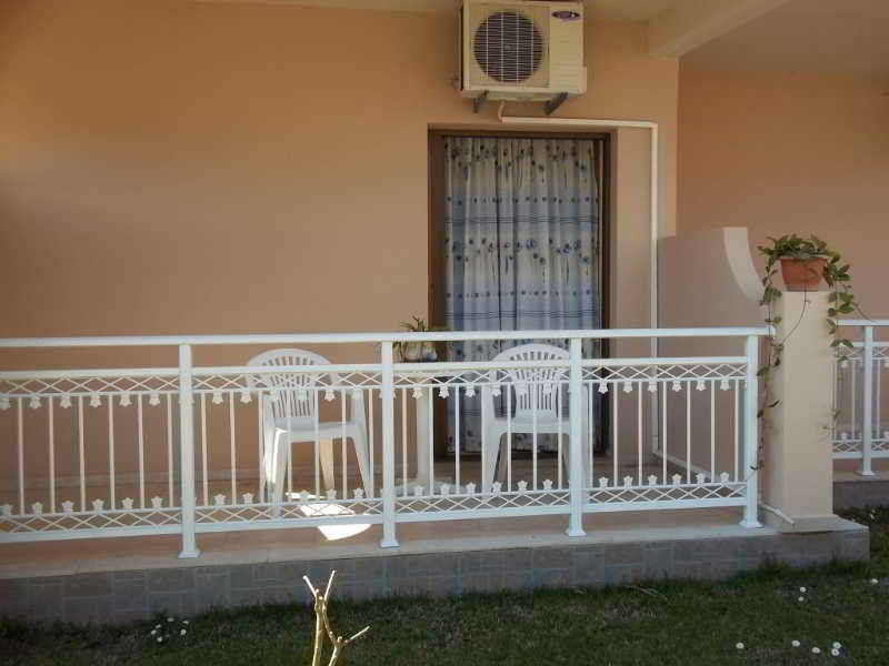 Toula'S Apartments Сідарі Екстер'єр фото
