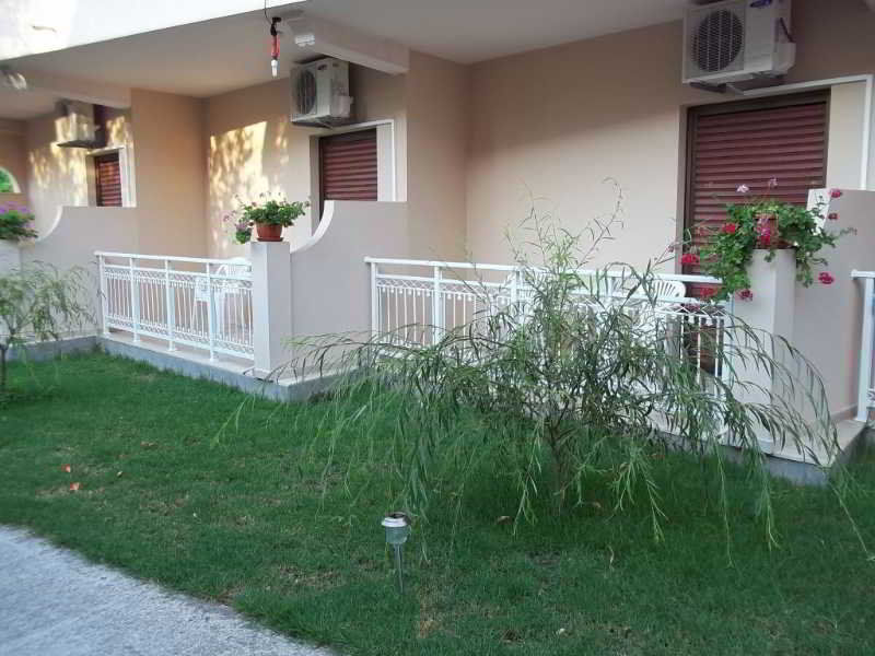 Toula'S Apartments Сідарі Екстер'єр фото
