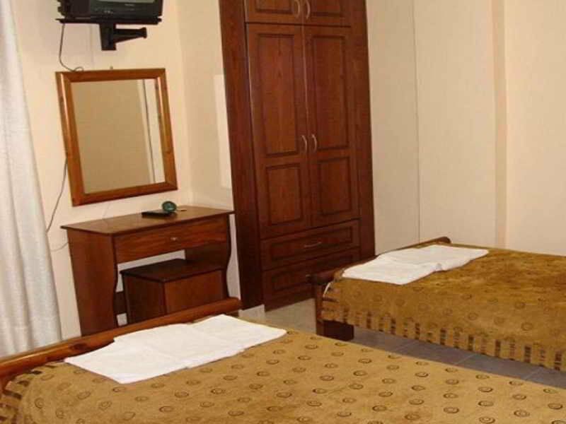 Toula'S Apartments Сідарі Екстер'єр фото