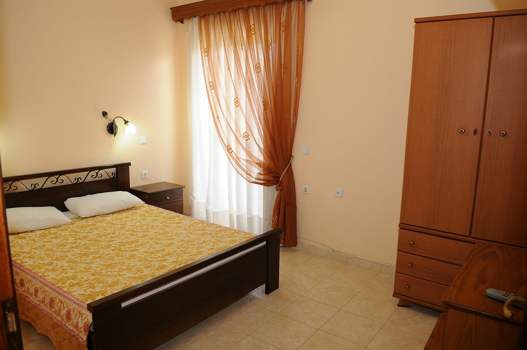 Toula'S Apartments Сідарі Екстер'єр фото