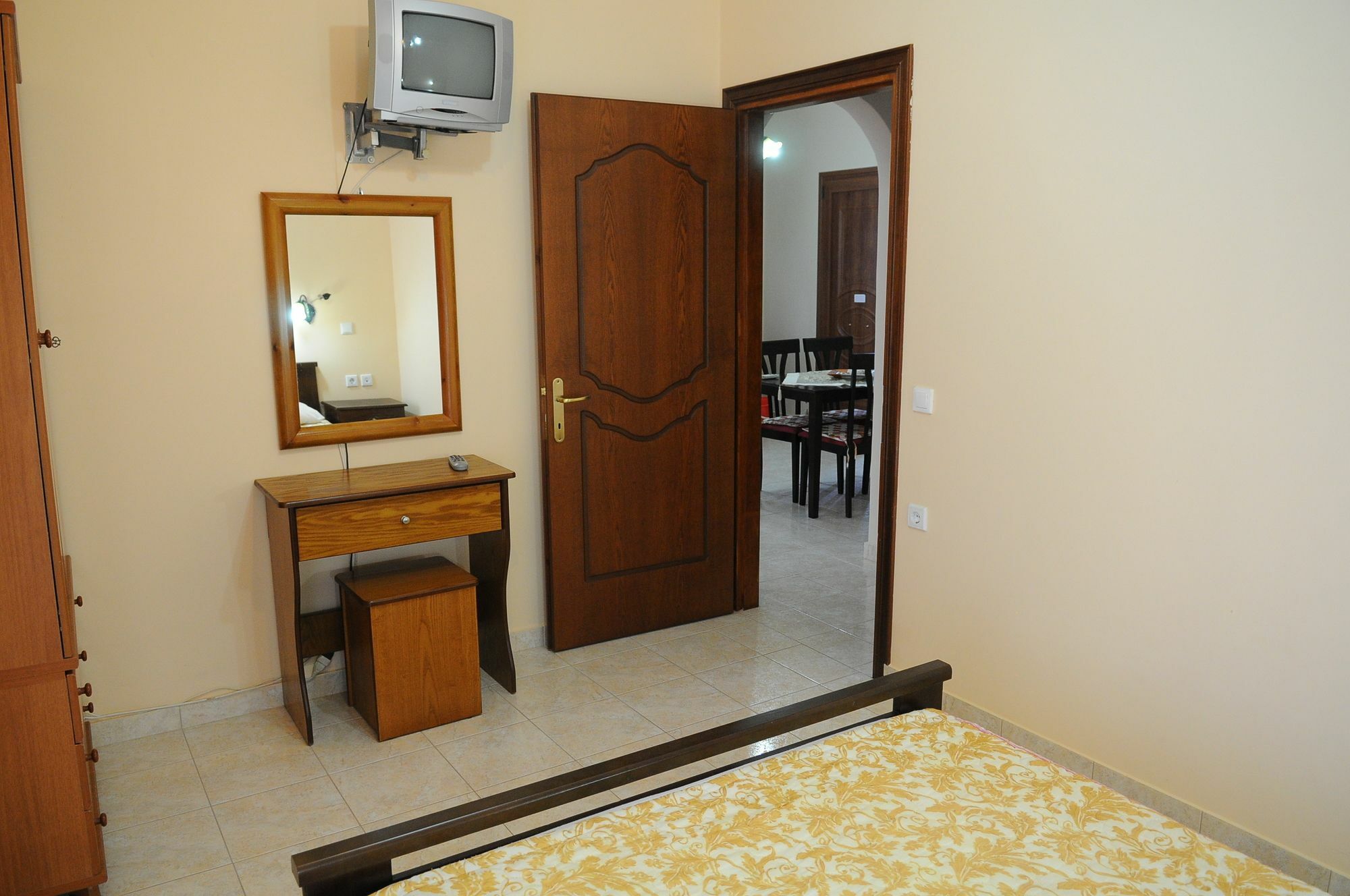 Toula'S Apartments Сідарі Екстер'єр фото